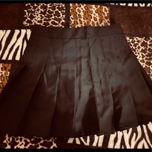 Black pleated skirt